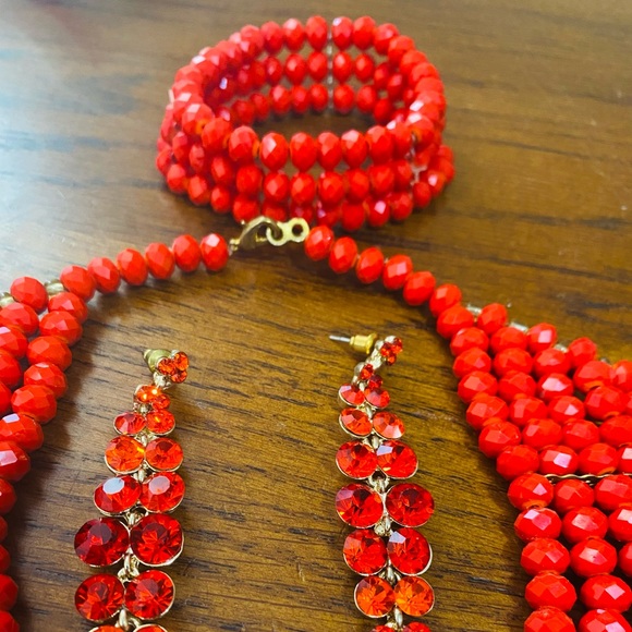 Beaded necklace set - Picture 2 of 4